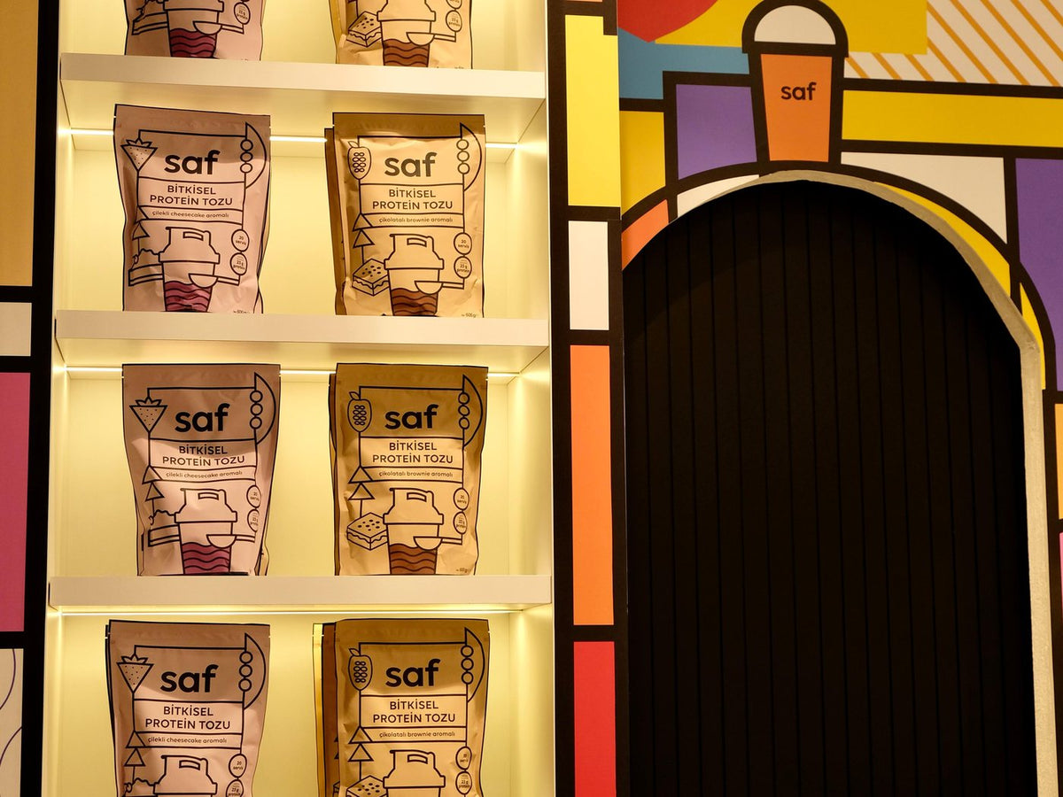 saf İstinye Park: raflarda saf protein tozları