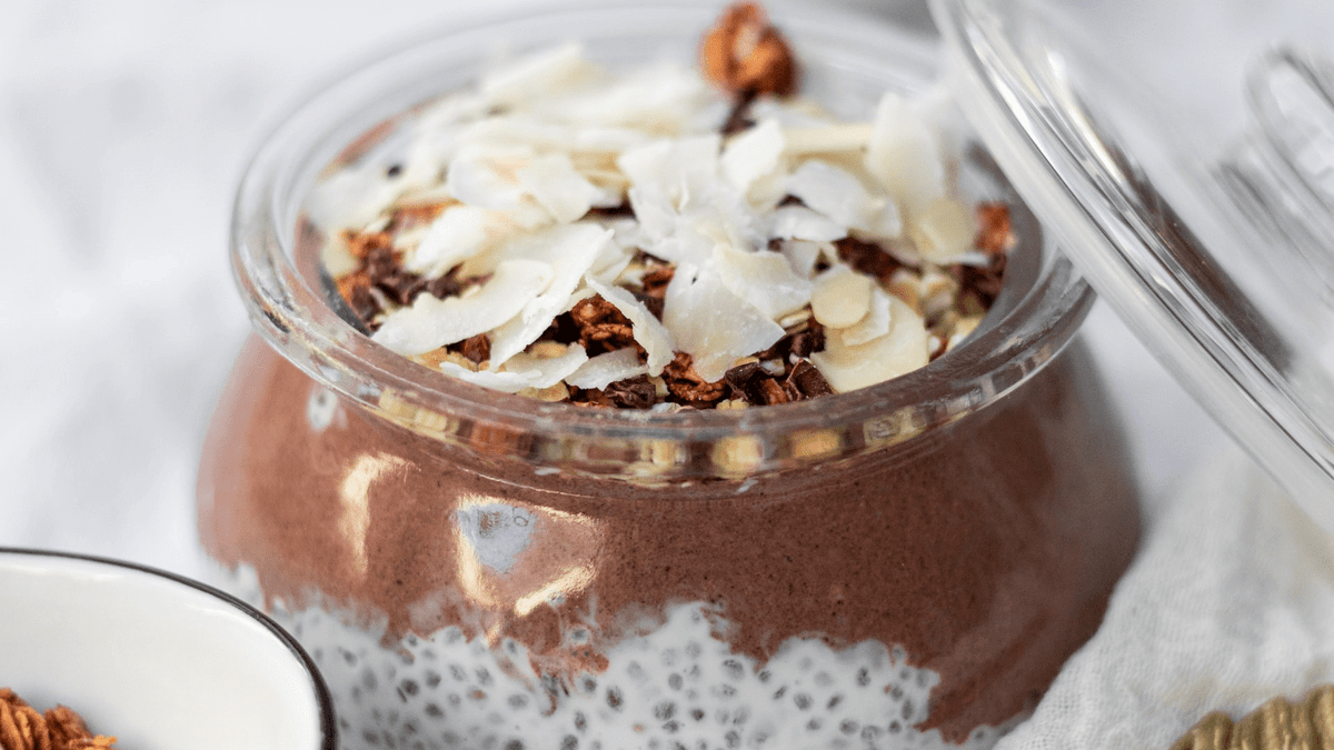Çikolata, maca ve frambuazlı chia pudding