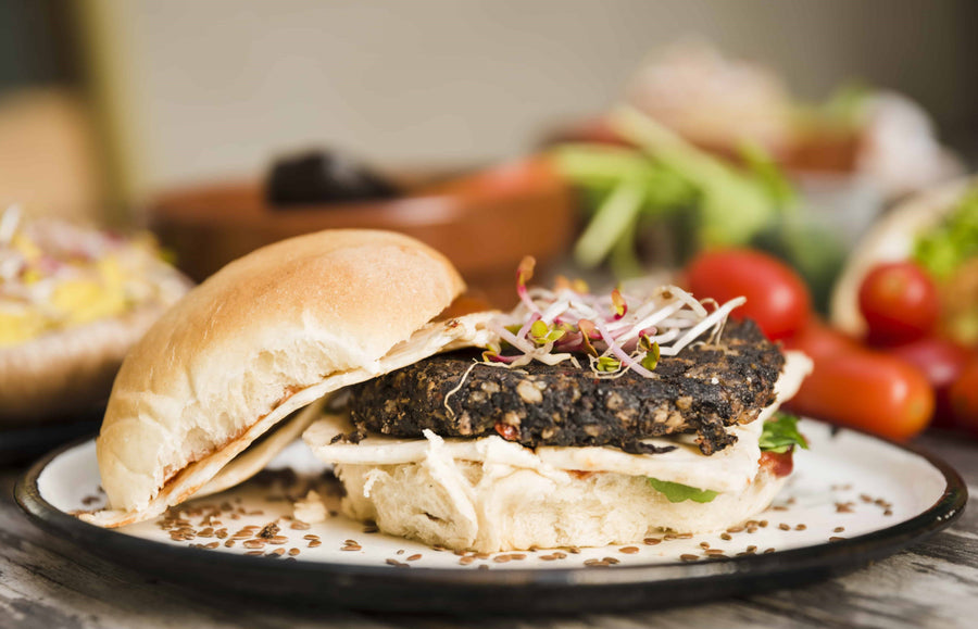Evde vegan hamburger