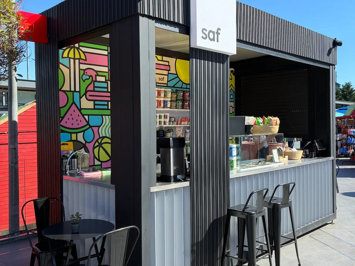 saf Meydan AVM kiosku dışarıdan